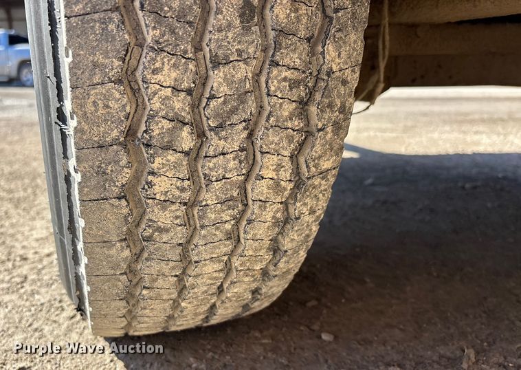 image for item DW7491 2000 Vermeer BC1000 wood chipper