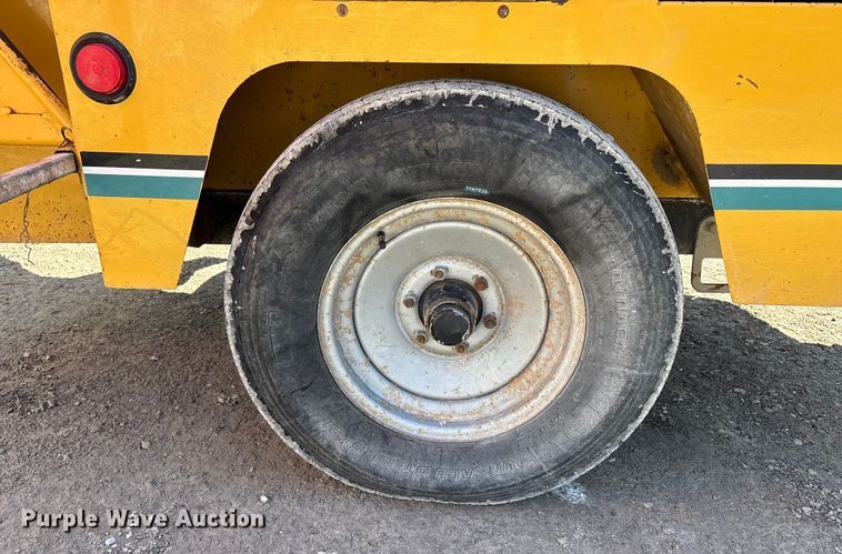 image for item DW7491 2000 Vermeer BC1000 wood chipper