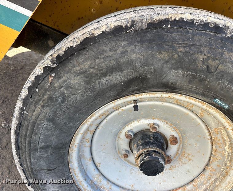 image for item DW7491 2000 Vermeer BC1000 wood chipper