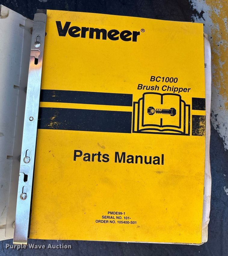 image for item DW7491 2000 Vermeer BC1000 wood chipper