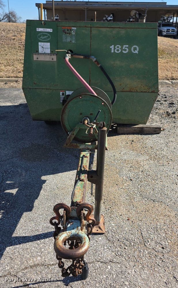 image for item DZ3710 1991 Sullair 185Q air compressor