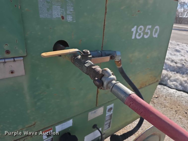 image for item DZ3710 1991 Sullair 185Q air compressor