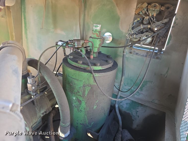 image for item DZ3710 1991 Sullair 185Q air compressor