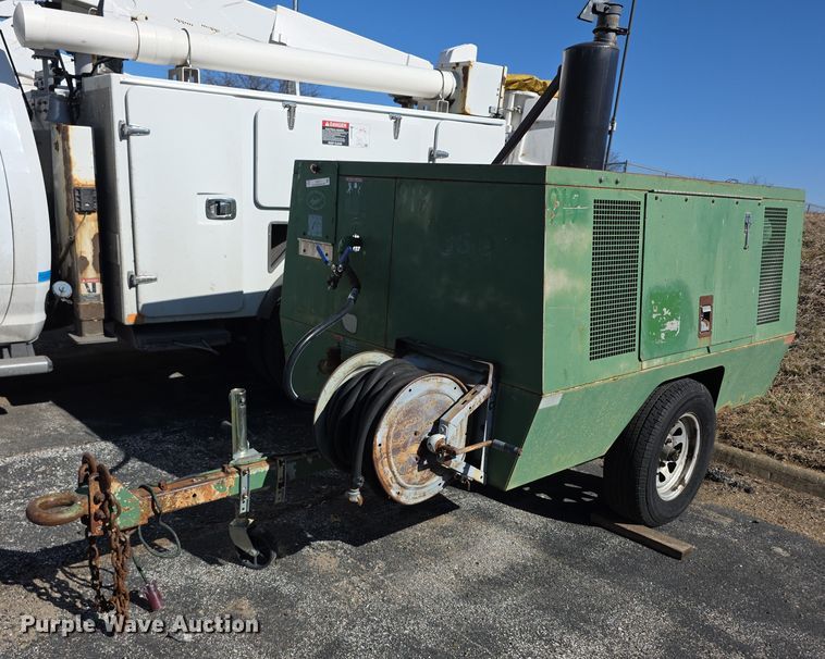 image for item DZ3711 1991 Sullair 185Q air compressor