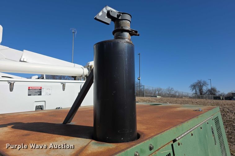 image for item DZ3711 1991 Sullair 185Q air compressor