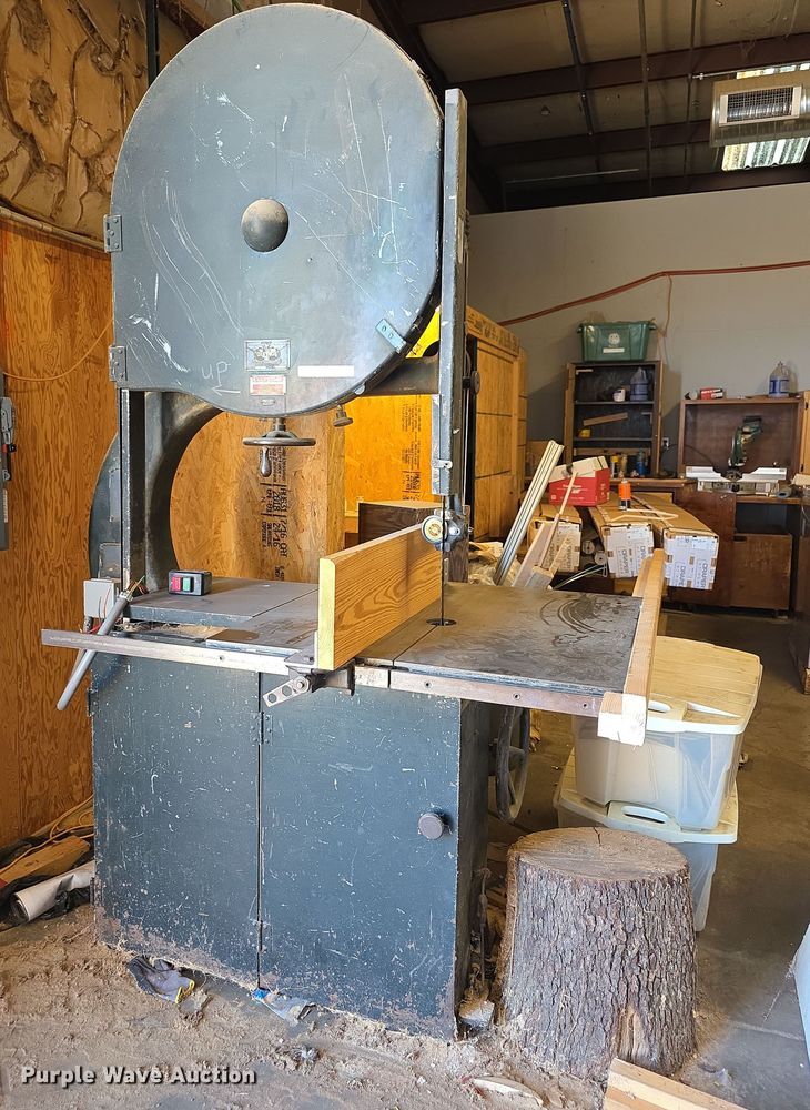 image for item DZ3712 Oliver 116D  band saw