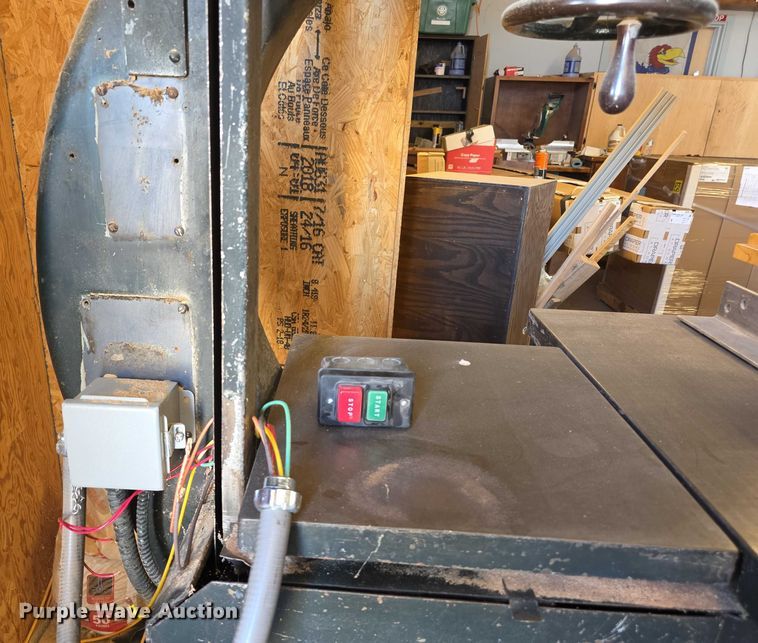 image for item DZ3712 Oliver 116D  band saw