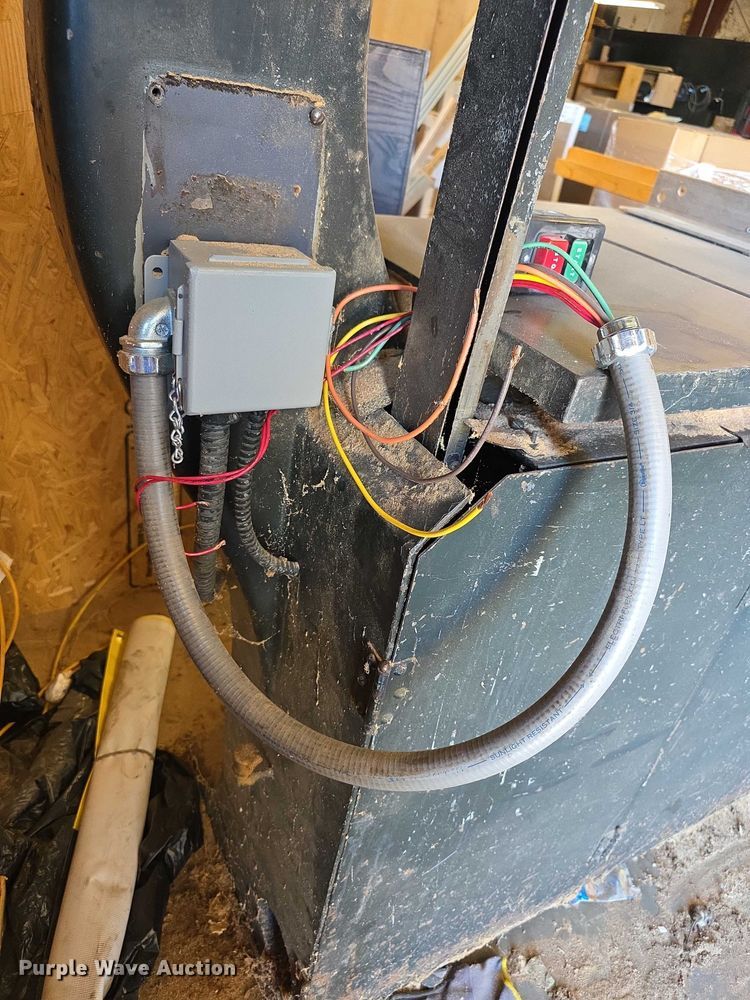 image for item DZ3712 Oliver 116D  band saw