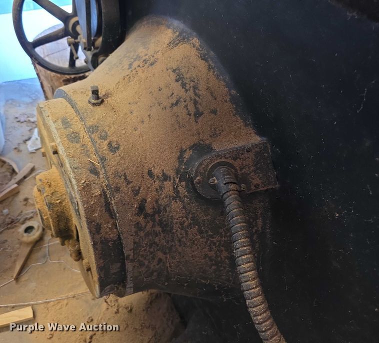 image for item DZ3712 Oliver 116D  band saw