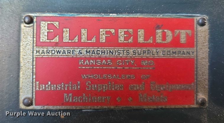 image for item DZ3712 Oliver 116D  band saw