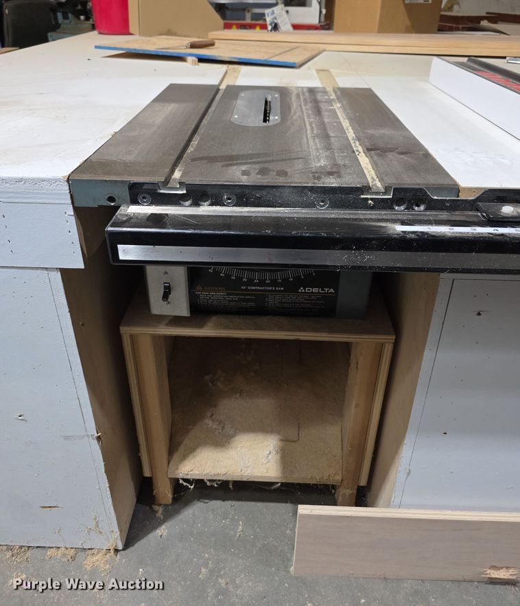 image for item DZ3834 Delta table saw