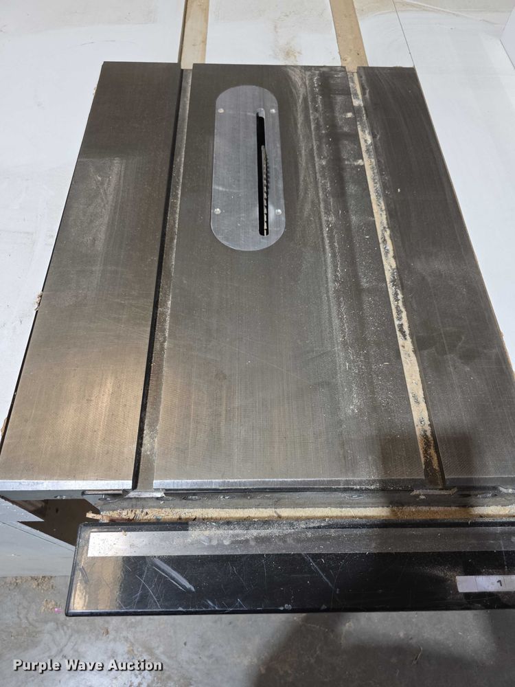 image for item DZ3834 Delta table saw