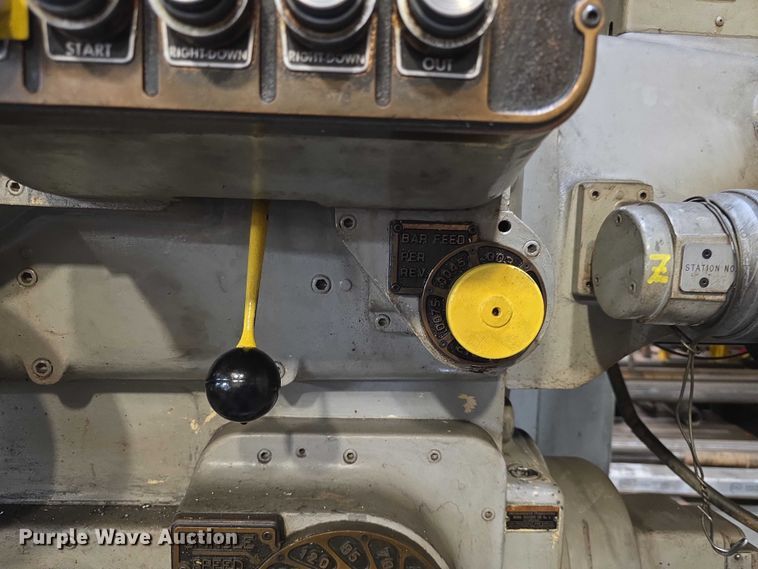 image for item DZ3843 Devlieg  3B48 Spiramatic milling machine