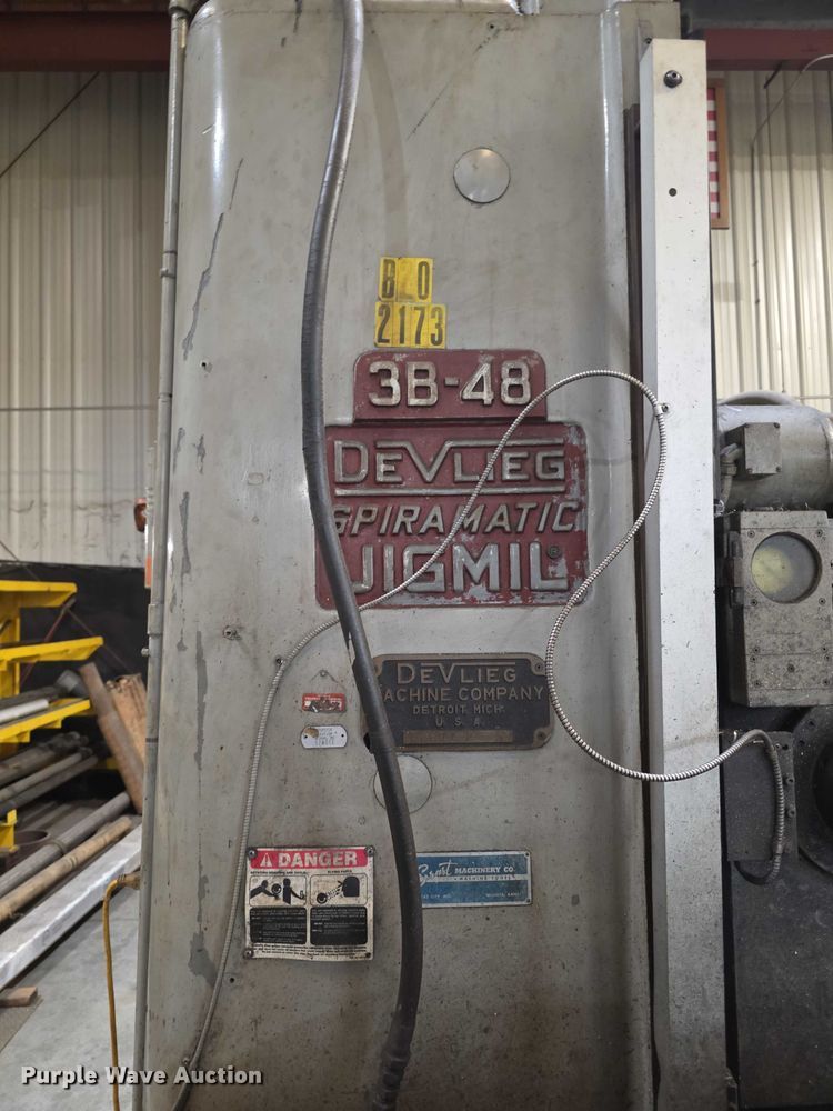 image for item DZ3843 Devlieg  3B48 Spiramatic milling machine