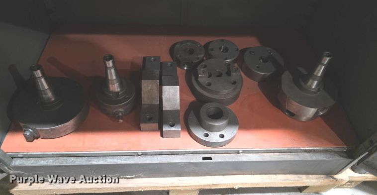 image for item DZ3843 Devlieg  3B48 Spiramatic milling machine