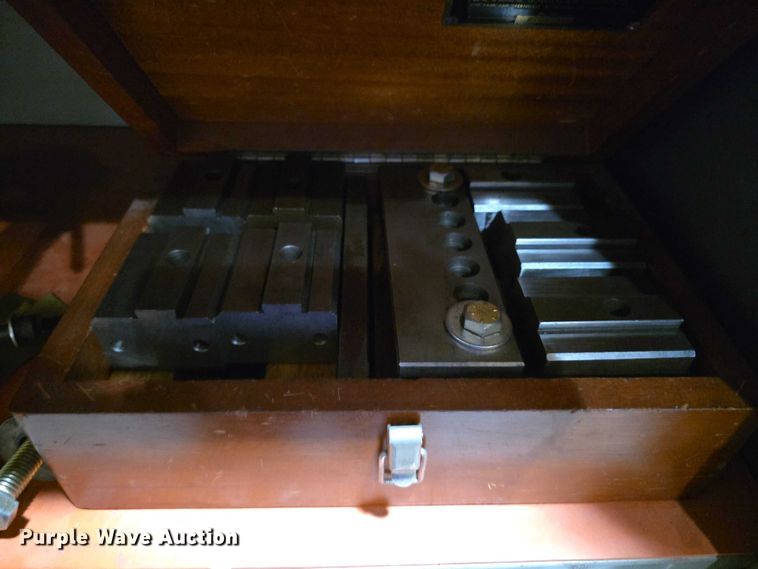 image for item DZ3843 Devlieg  3B48 Spiramatic milling machine