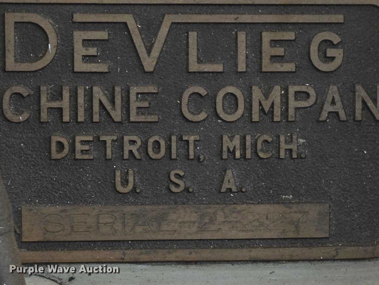 image for item DZ3843 Devlieg  3B48 Spiramatic milling machine