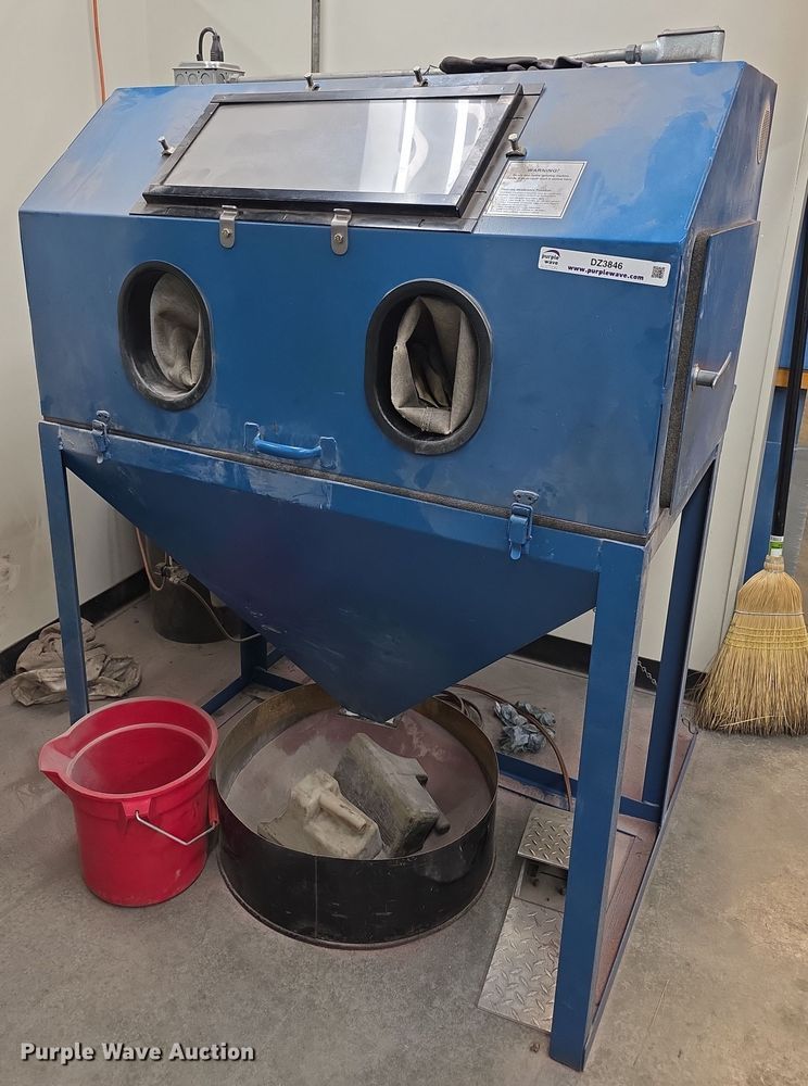 image for item DZ3846 Cyclone  4224  blaster  with collector