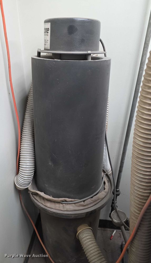 image for item DZ3846 Cyclone  4224  blaster  with collector