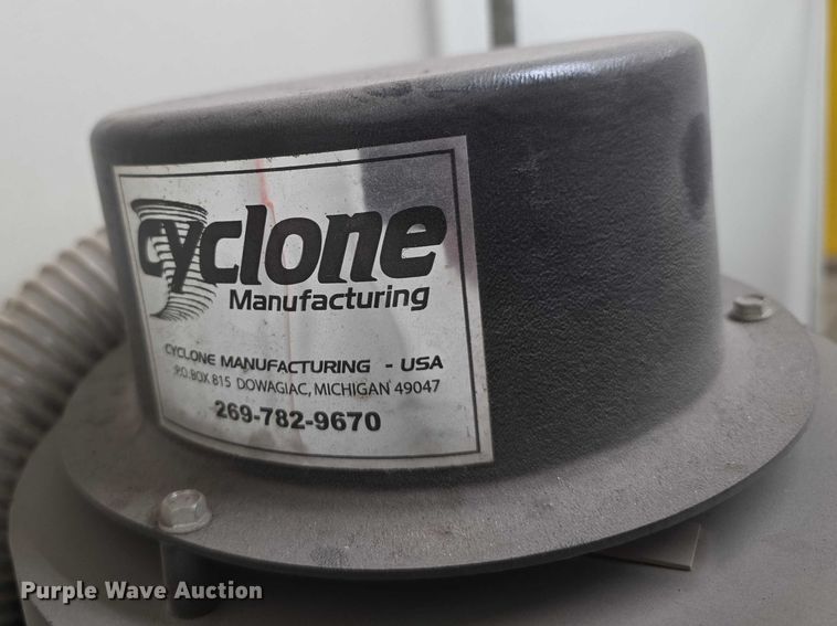 image for item DZ3846 Cyclone  4224  blaster  with collector