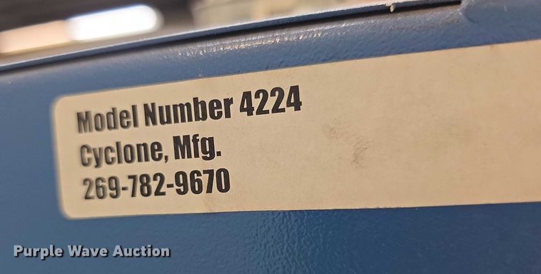 image for item DZ3846 Cyclone  4224  blaster  with collector