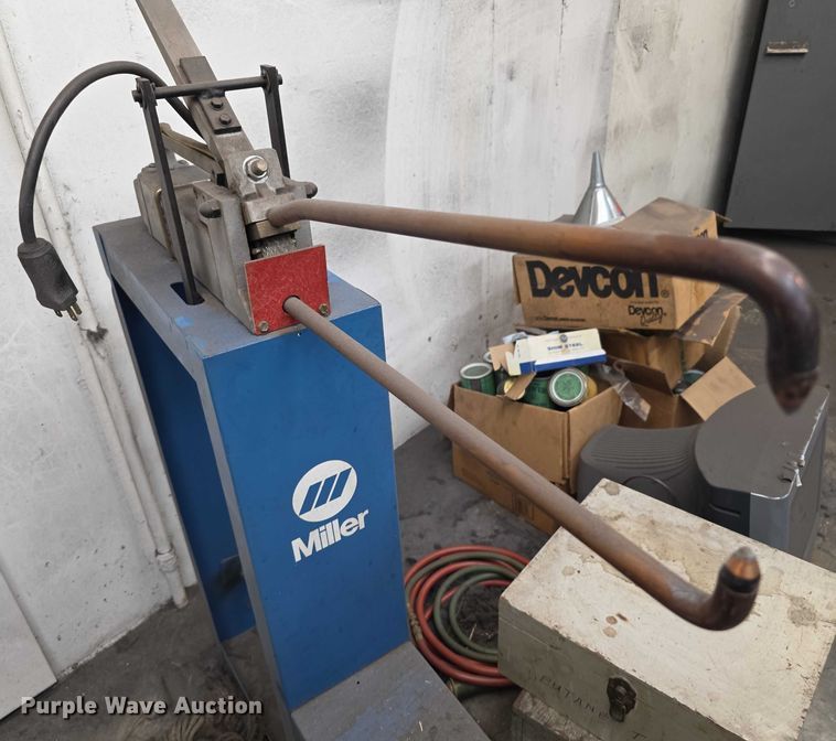 image for item DZ3848 Miller  LMSW52  spot welder