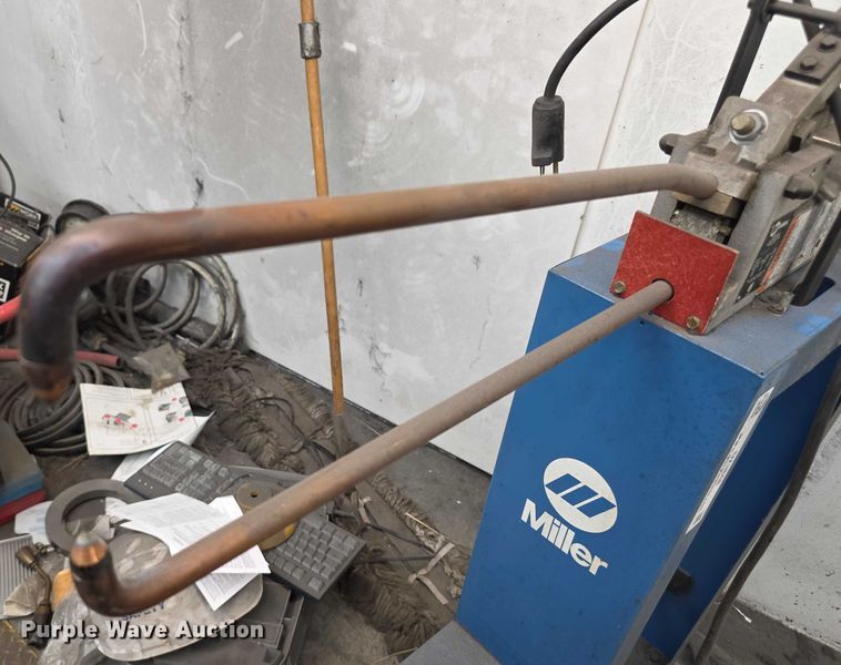 image for item DZ3848 Miller  LMSW52  spot welder