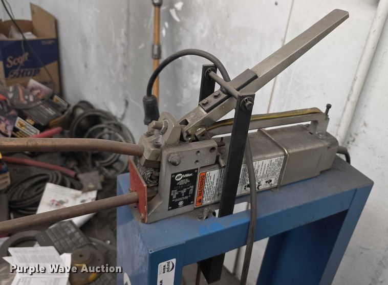 image for item DZ3848 Miller  LMSW52  spot welder