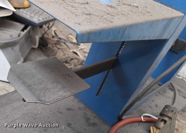 image for item DZ3848 Miller  LMSW52  spot welder