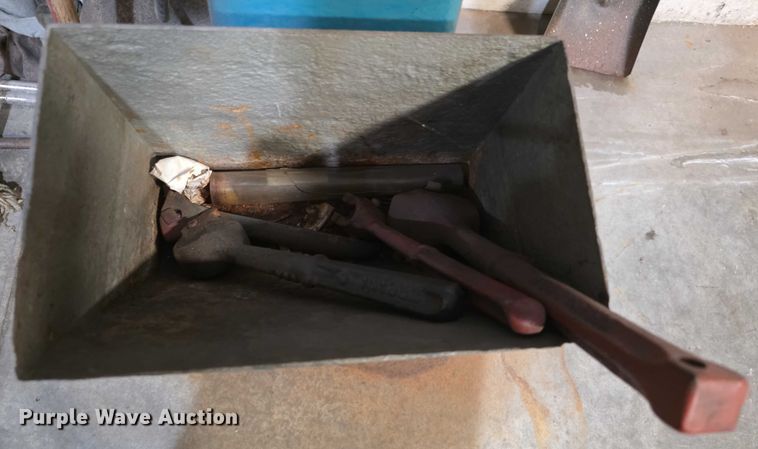 image for item DZ3850 Powermatic  dual grinder with stand