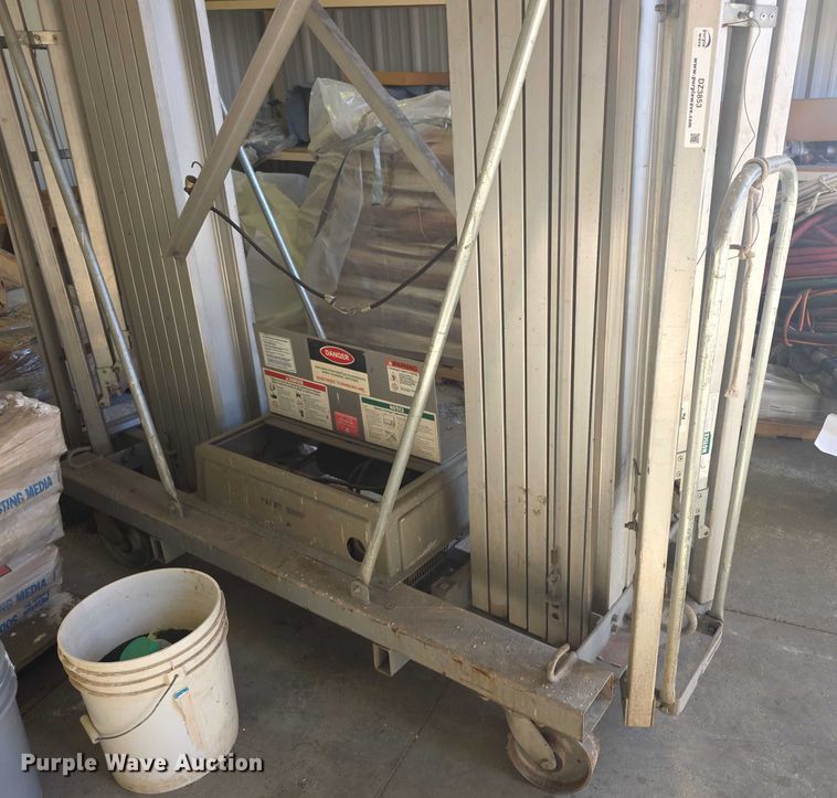 image for item DZ3853 Genie Dual DPL30 vertical lift