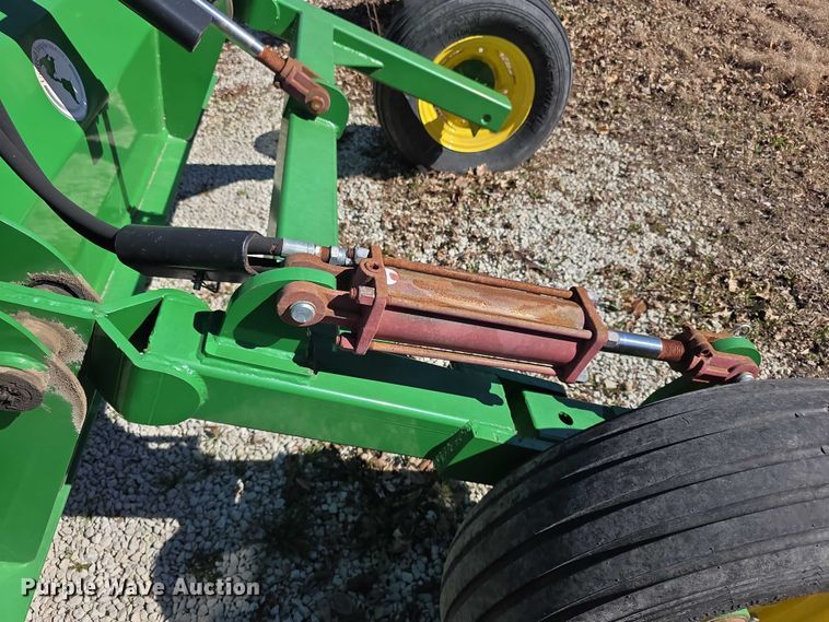 image for item DZ3860 John Deere 2438 box blade