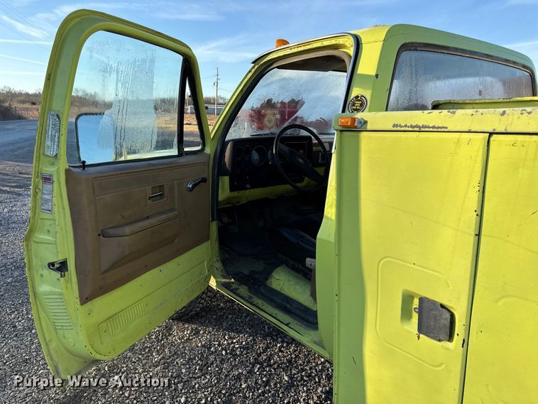 image for item DZ4290 1981 Chevrolet K30 utility / service truck