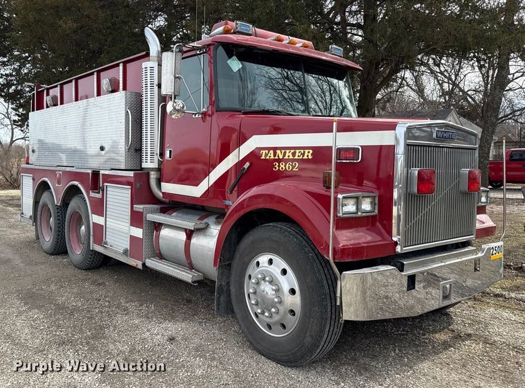 image for item DZ4299 1987 White quint fire truck