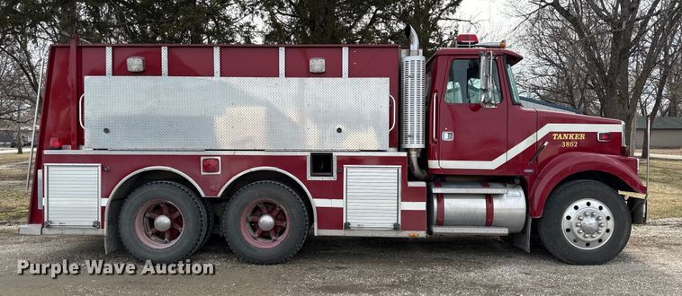 image for item DZ4299 1987 White quint fire truck
