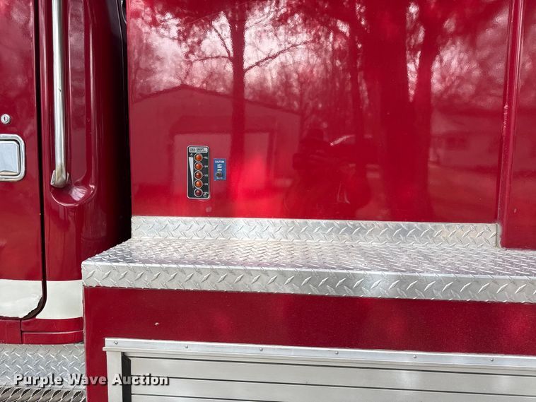 image for item DZ4299 1987 White quint fire truck