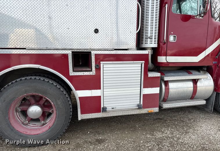 image for item DZ4299 1987 White quint fire truck