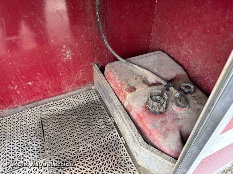 image for item DZ4299 1987 White quint fire truck