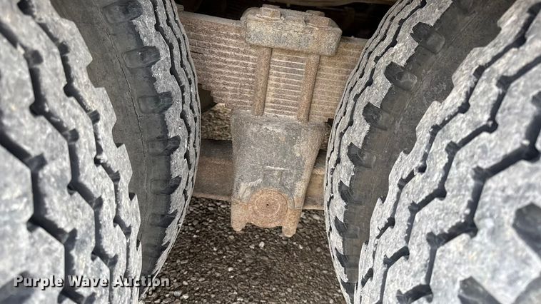 image for item DZ4299 1987 White quint fire truck