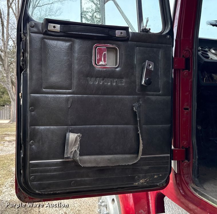 image for item DZ4299 1987 White quint fire truck