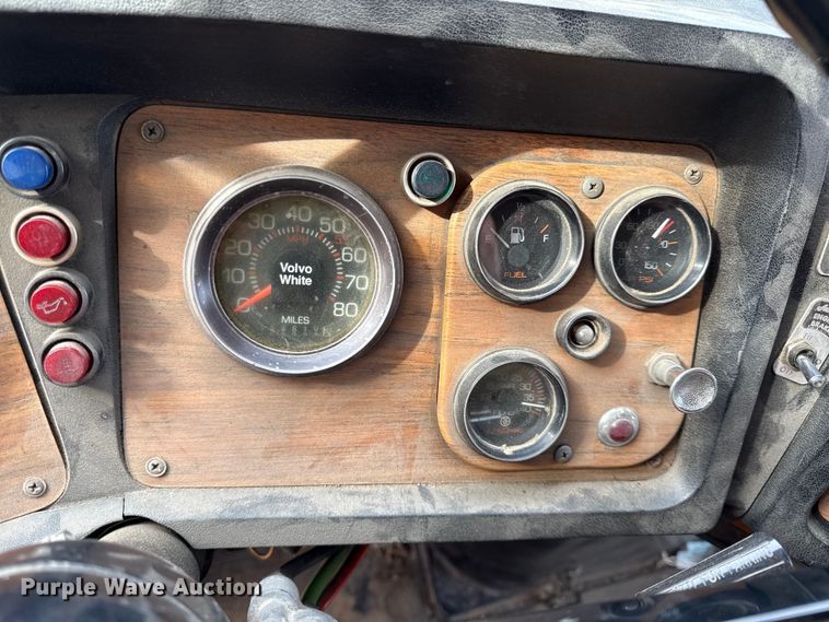 image for item DZ4299 1987 White quint fire truck