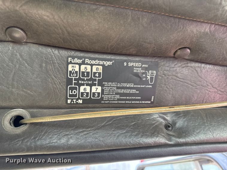 image for item DZ4299 1987 White quint fire truck