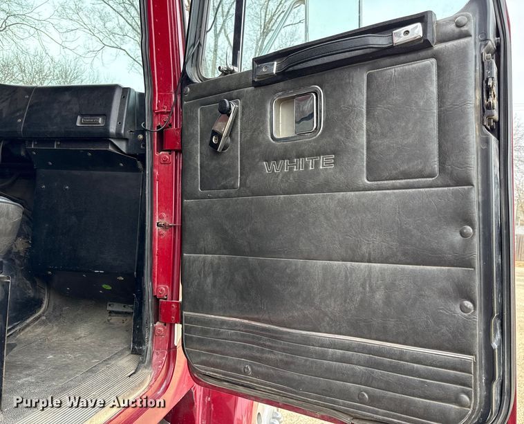 image for item DZ4299 1987 White quint fire truck