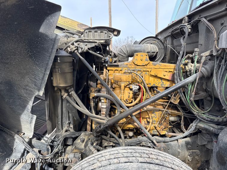 image for item DZ4299 1987 White quint fire truck