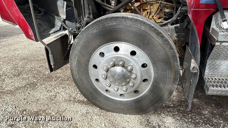 image for item DZ4299 1987 White quint fire truck