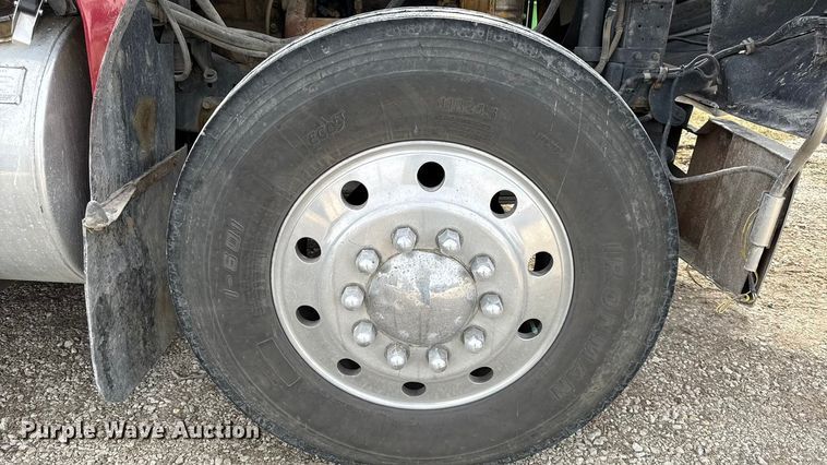 image for item DZ4299 1987 White quint fire truck