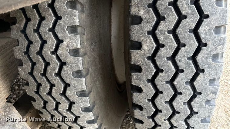 image for item DZ4299 1987 White quint fire truck