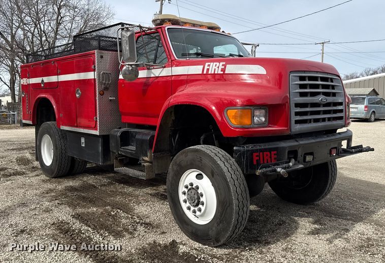 image for item DZ4300 1999 Ford F800 quint fire truck