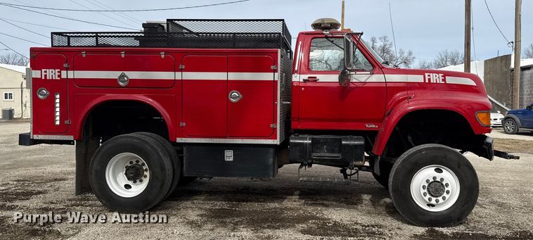 image for item DZ4300 1999 Ford F800 quint fire truck