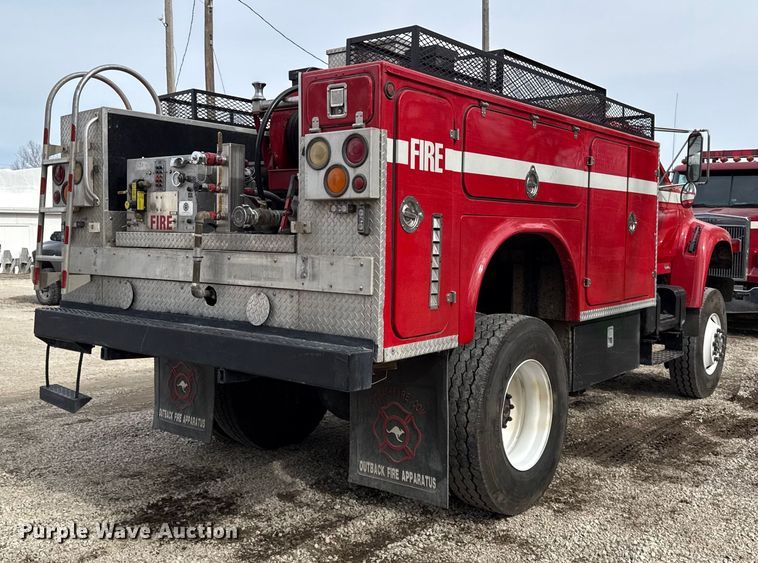 image for item DZ4300 1999 Ford F800 quint fire truck